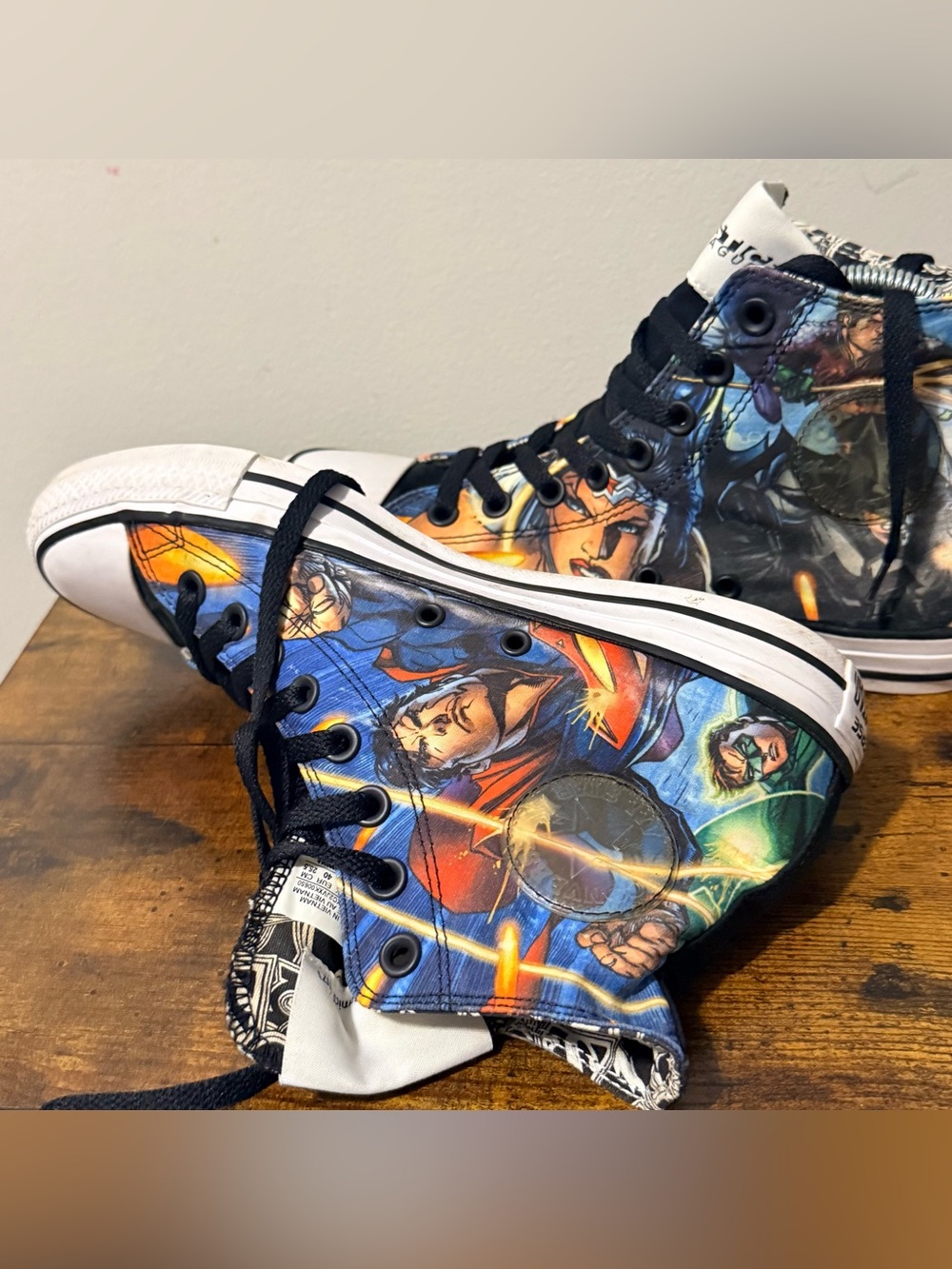 Converse Superman DC Comics Unisex Vol 1 Limited Edition Sz W9/M7 - Picture 4 of 11